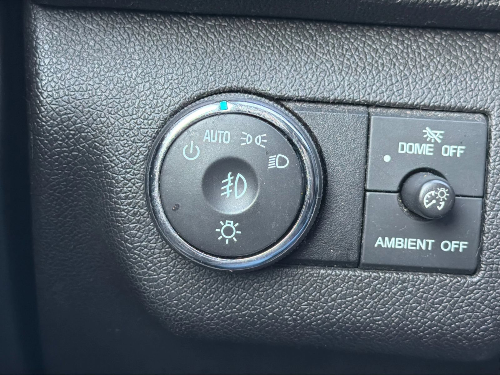 Used 2015 Chevrolet Traverse LT FWD image 21