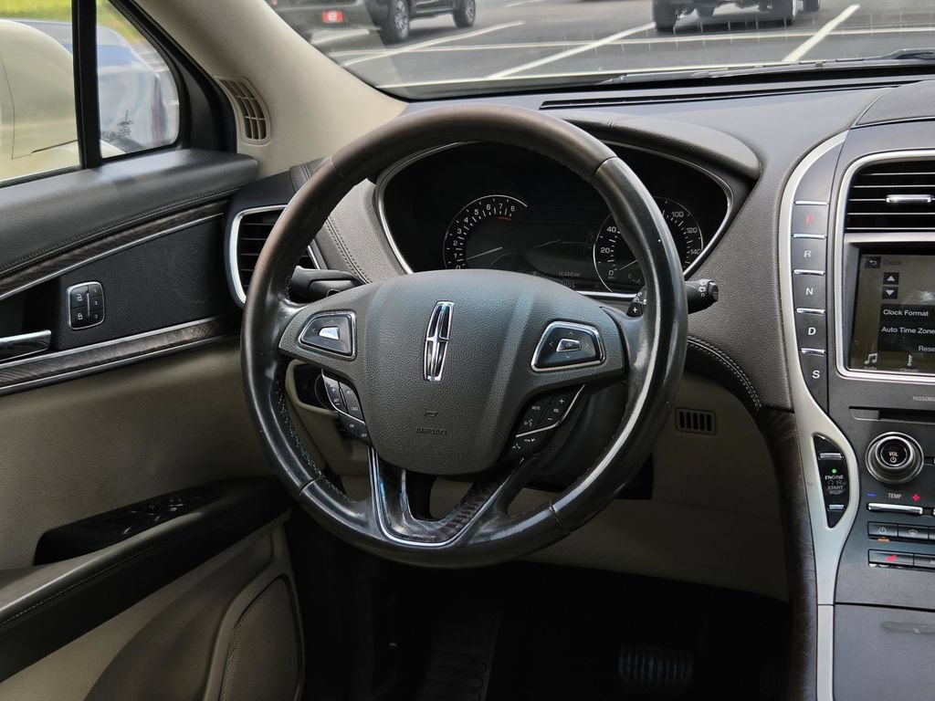Used 2016 Lincoln MKX Select w/ Select Plus Package FWD image 17