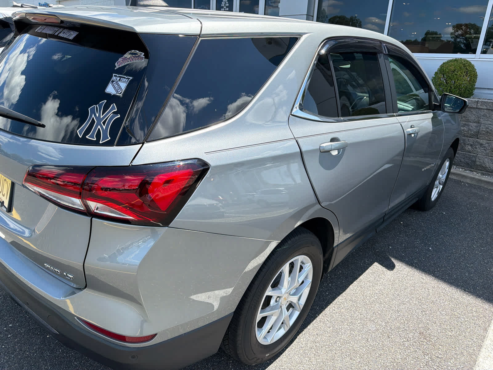 Certified 2024 Chevrolet Equinox LT AWD/4WD image 8