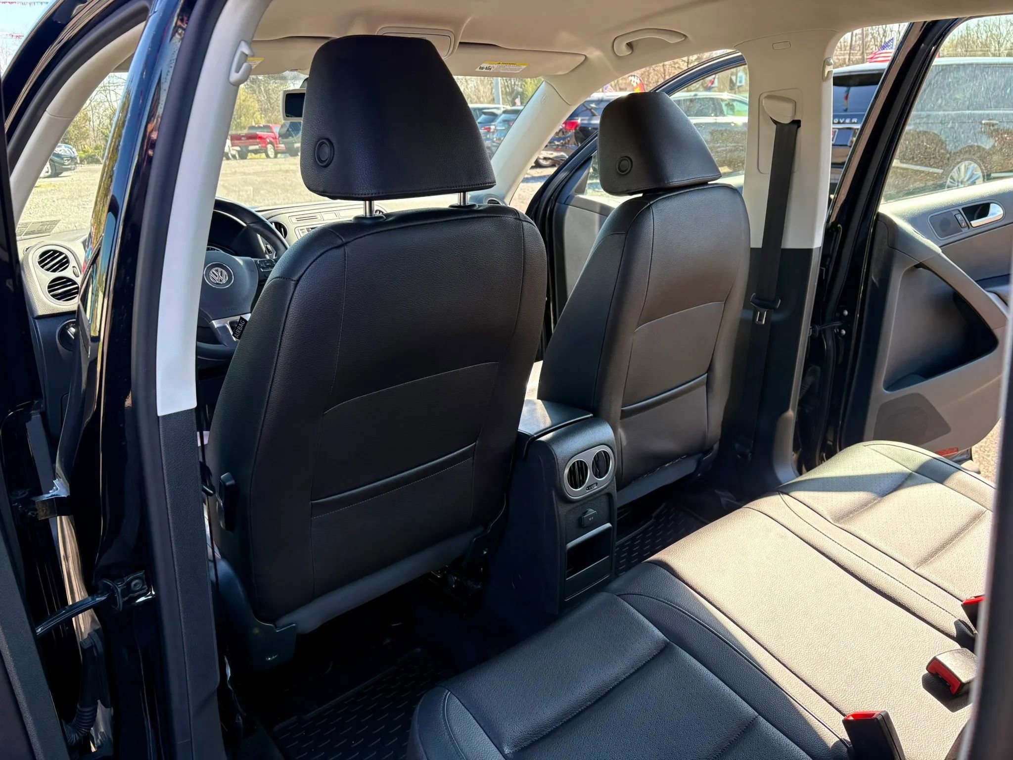 Used 2017 Volkswagen Tiguan S FWD image 17