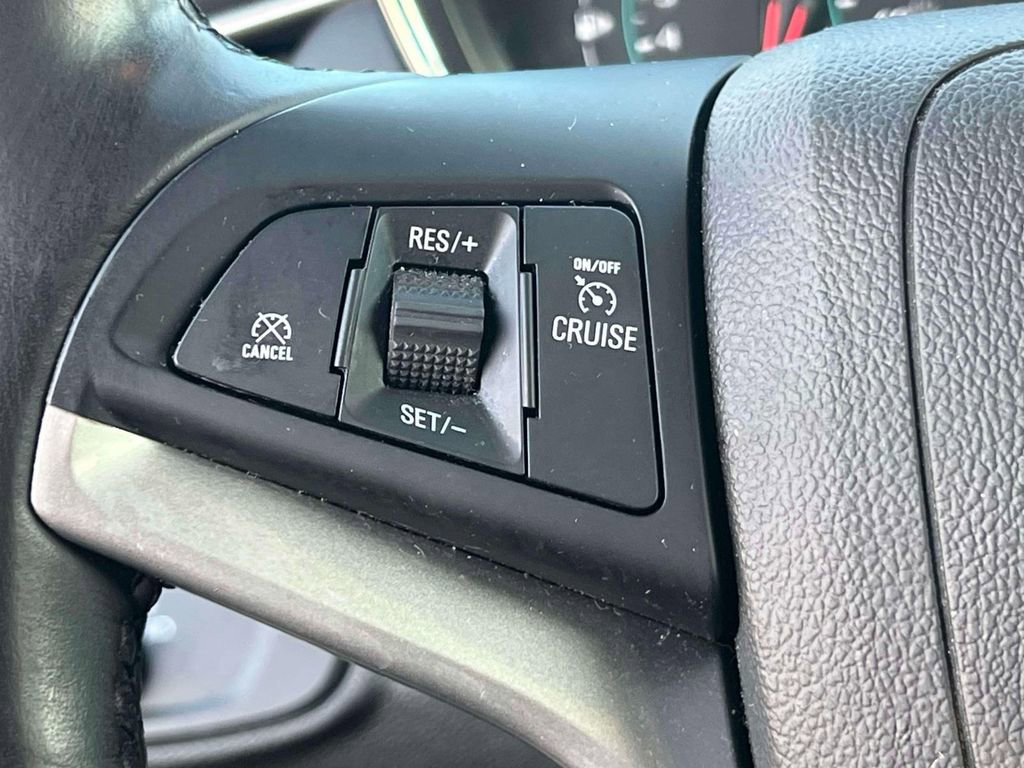 Used 2019 Chevrolet Trax LT w/ LT Convenience Package FWD image 23