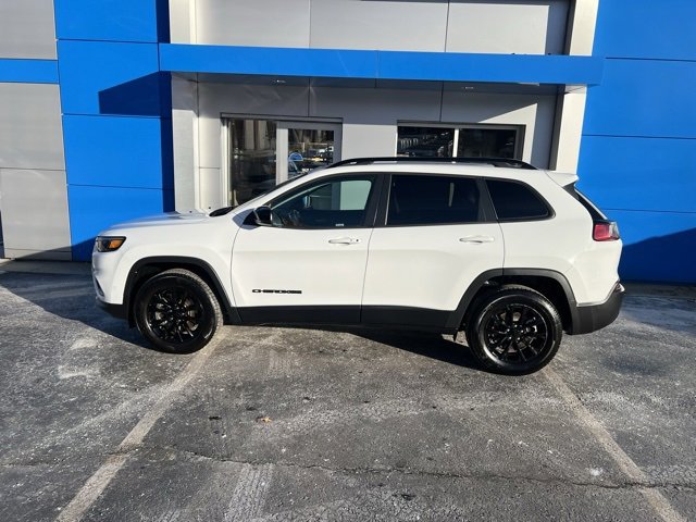 Used 2023 Jeep Cherokee Altitude Lux image 4