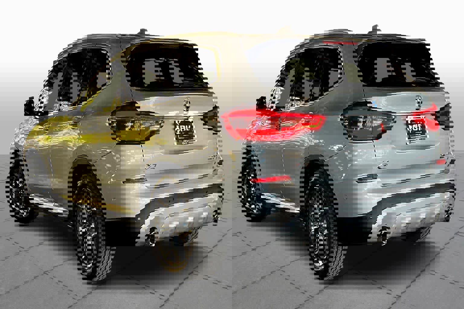 Used 2021 BMW X3 xDrive30e w/ Premium Package image 11