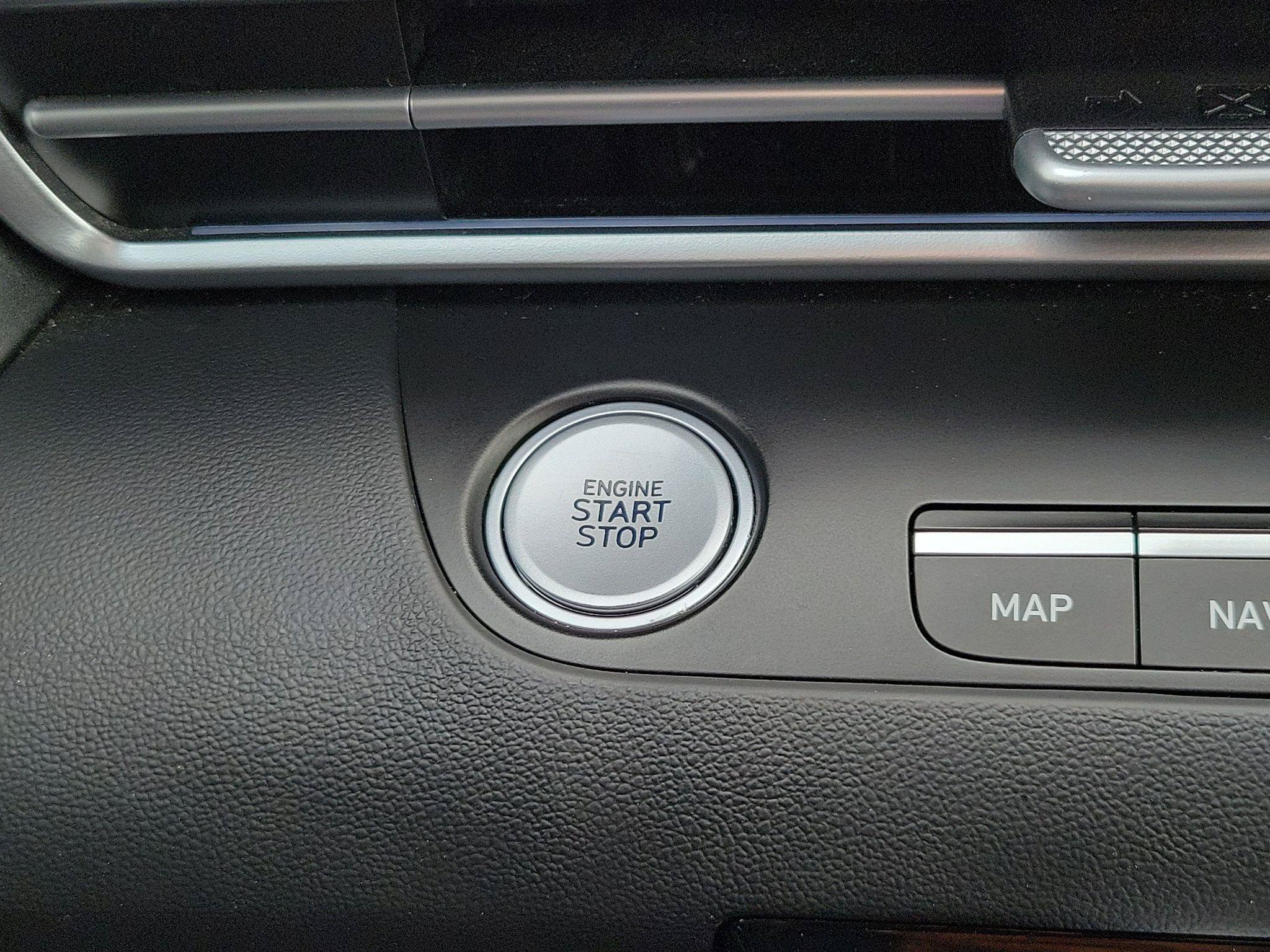 Used 2025 Hyundai Elantra SEL FWD image 15
