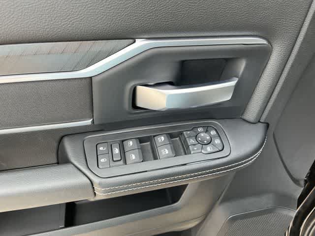 New 2026 RAM 3500 Big Horn AWD/4WD image 31