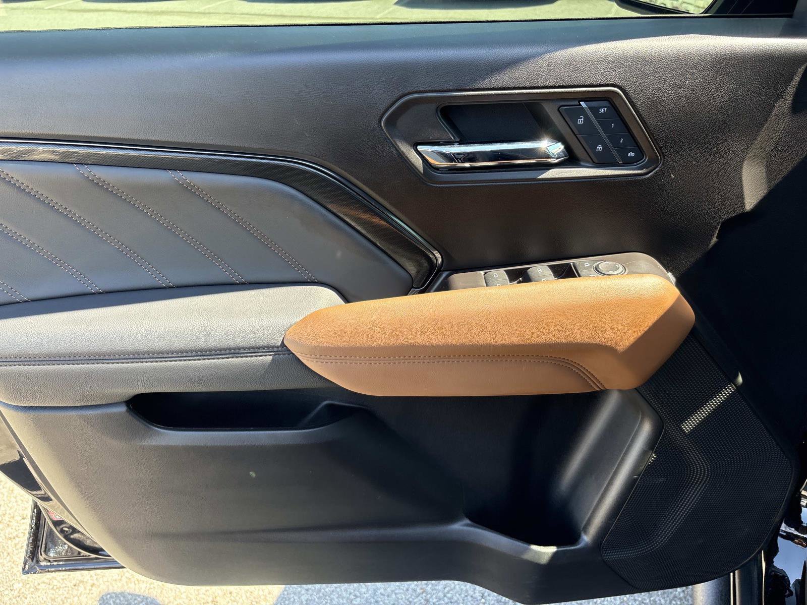 Certified 2024 GMC Canyon AT4 w/ AT4 Premium Package image 12