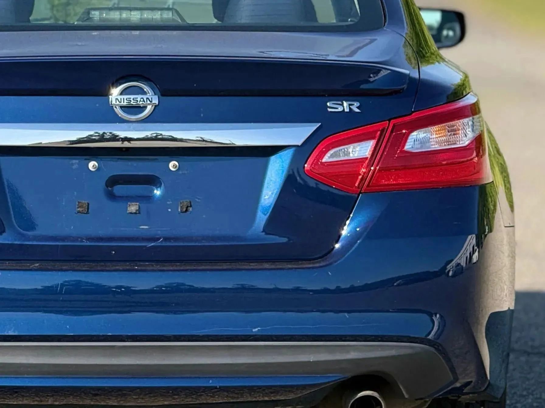 Used 2016 Nissan Altima 2.5 SR FWD image 14