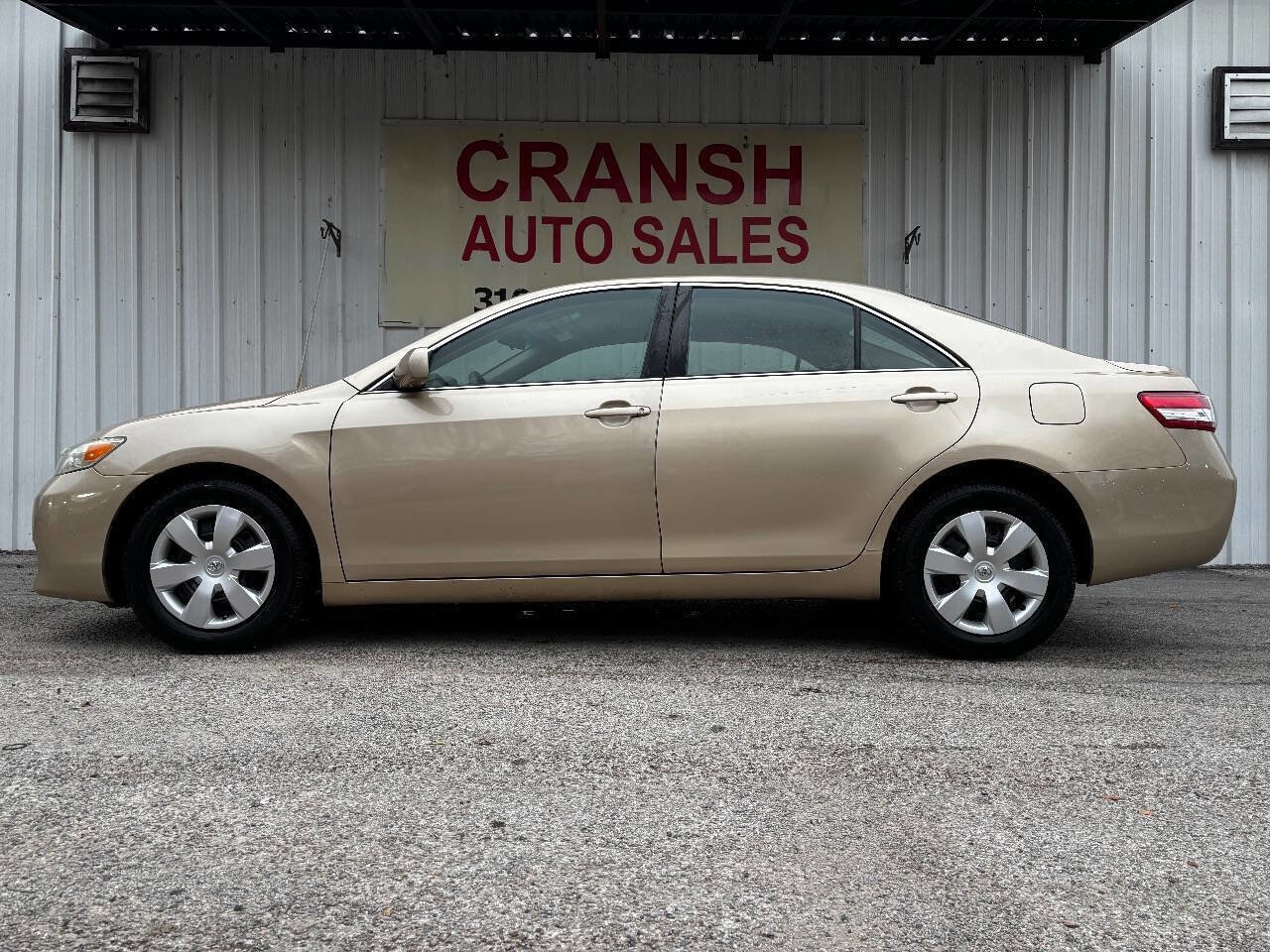 Used 2011 Toyota Camry LE image 11