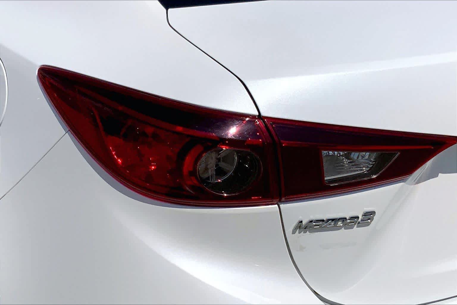 Used 2018 MAZDA MAZDA3 Sport FWD image 27