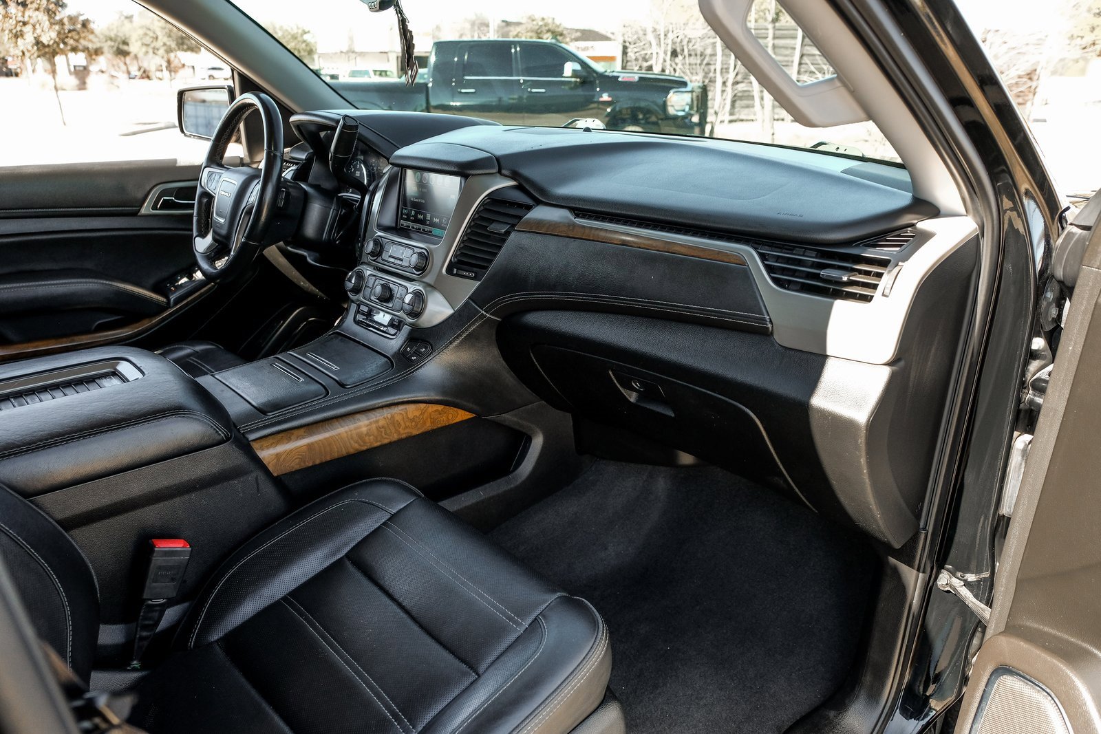 Used 2020 GMC Yukon Denali w/ Denali Ultimate Package image 15