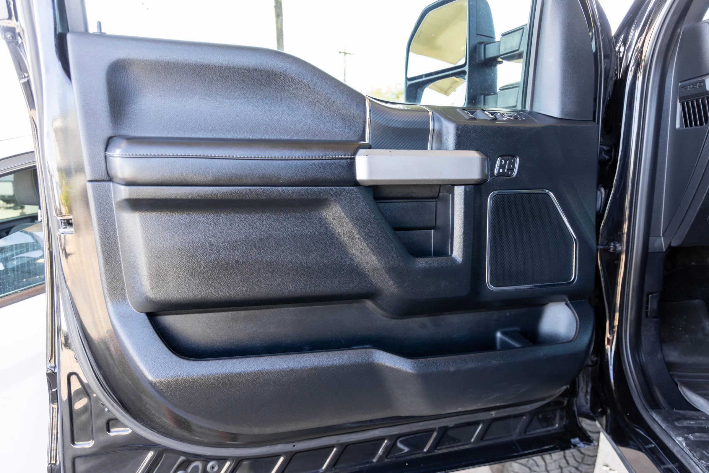 Used 2020 Ford F150 Lariat w/ Equipment Group 502A Luxury image 11