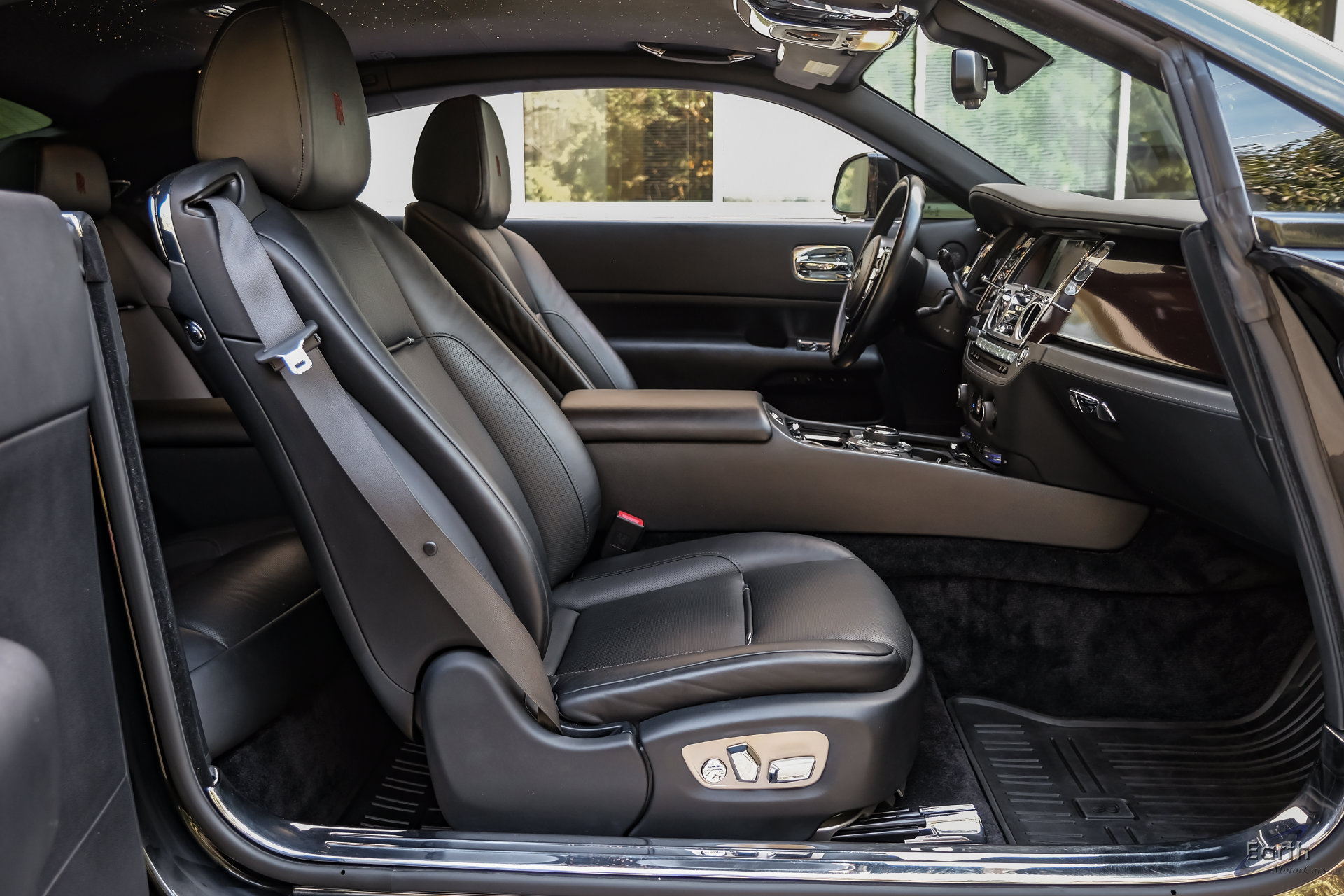 Used 2016 Rolls-Royce Wraith RWD image 49