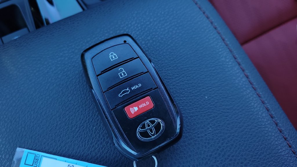 Used 2013 Toyota RAV4 XLE AWD/4WD image 28