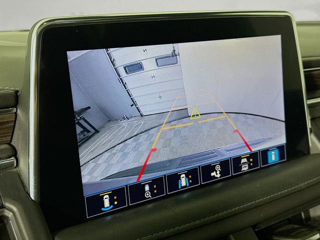 Used 2021 Chevrolet Suburban Z71 w/ Luxury Package image 16