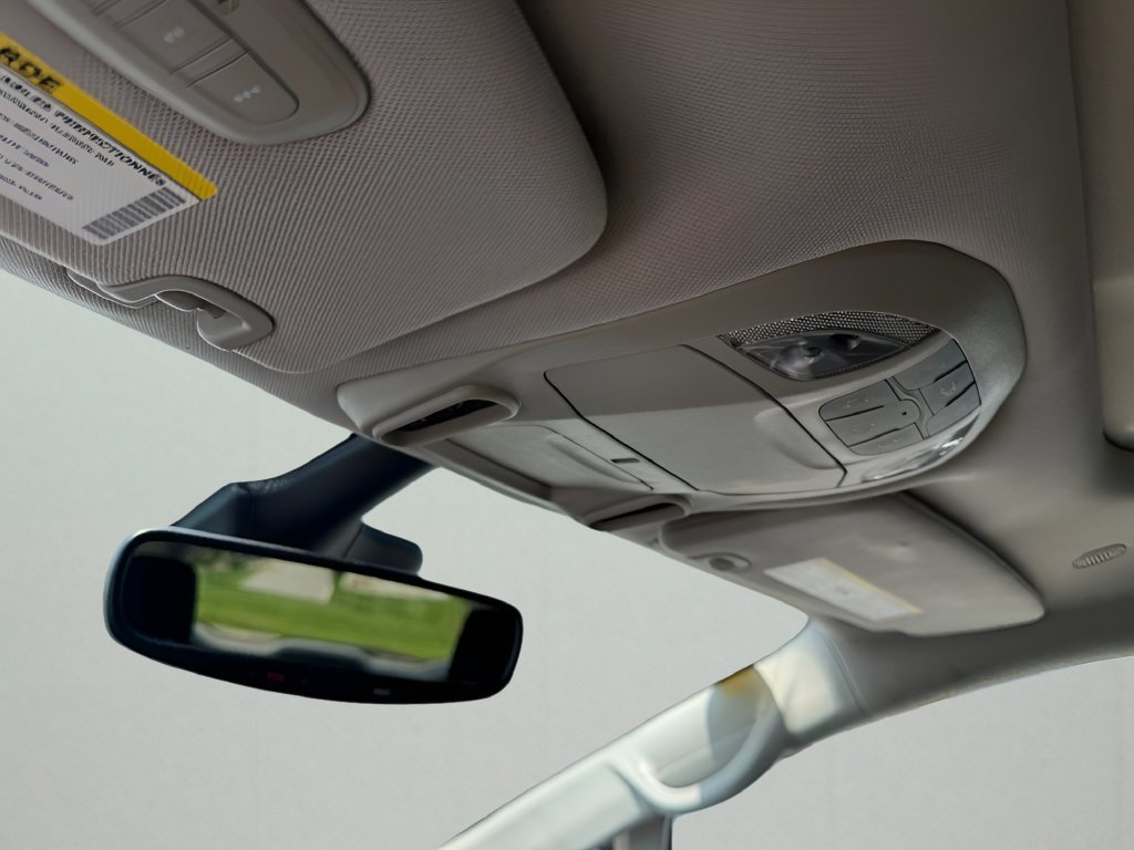 Used 2024 Chrysler Pacifica Limited FWD image 29