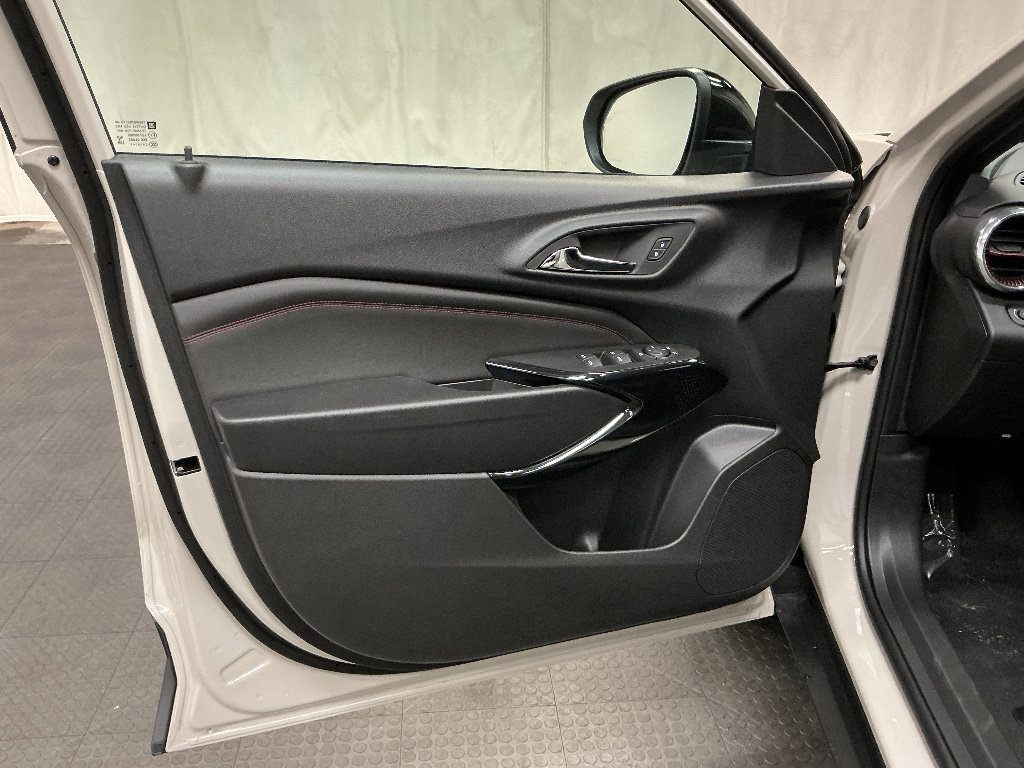 New 2026 Chevrolet Trax RS FWD image 21