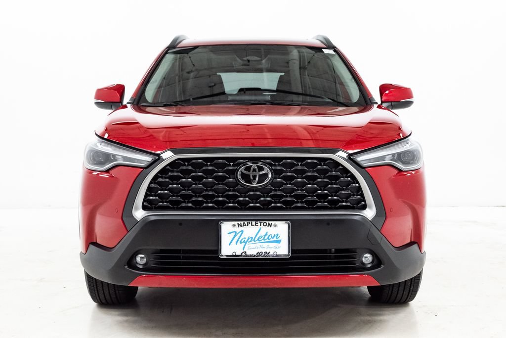 Used 2024 Toyota Corolla Cross XLE w/ Convenience Package AWD/4WD image 4
