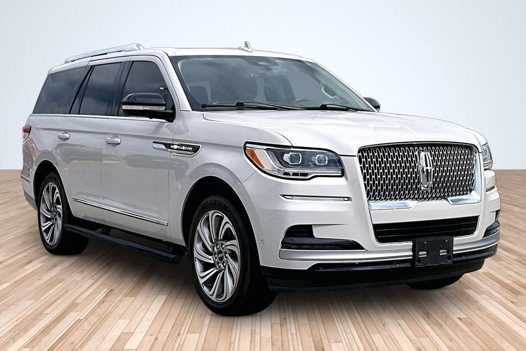 Used 2022 Lincoln Navigator Reserve AWD/4WD image 12