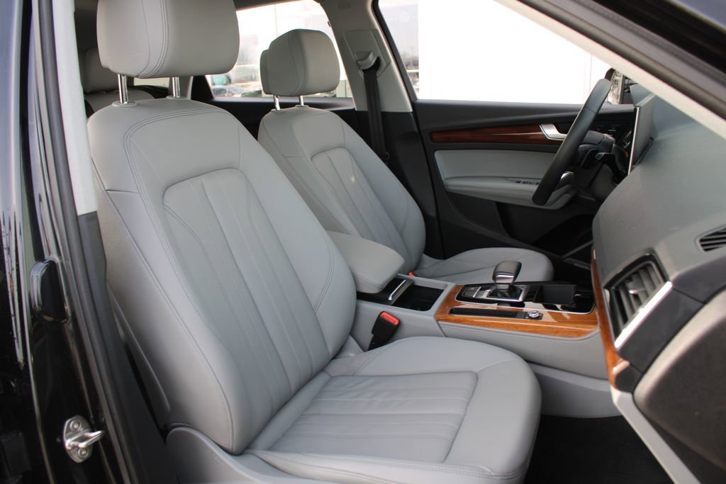 Used 2022 Audi Q5 2.0T Premium Plus w/ Premium Plus Package AWD/4WD image 27