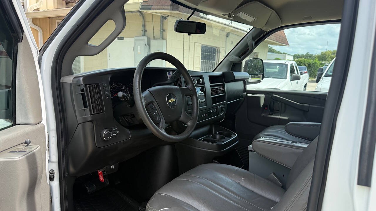 Used 2018 Chevrolet Express 2500 w/ Driver Convenience Package RWD image 12