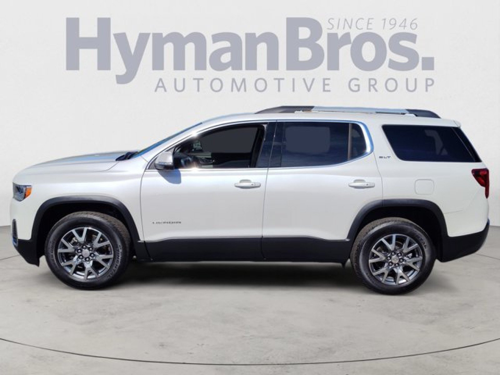 Used 2023 GMC Acadia SLT w/ Technology Package AWD/4WD image 6