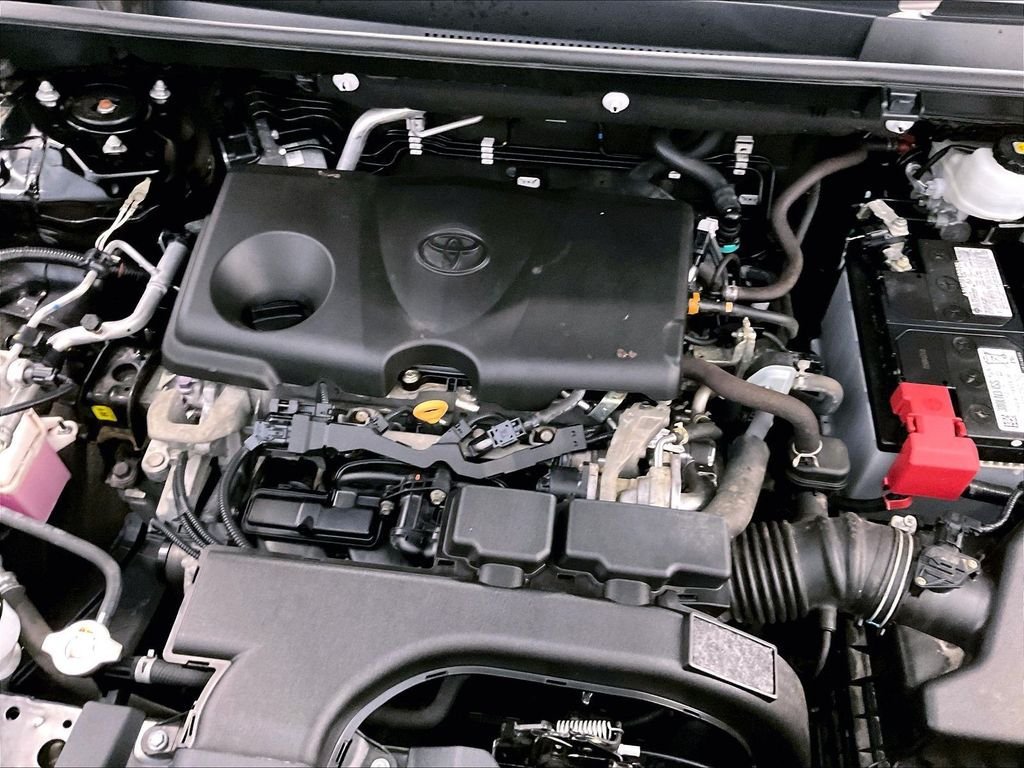 Certified 2021 Toyota RAV4 LE AWD/4WD image 34