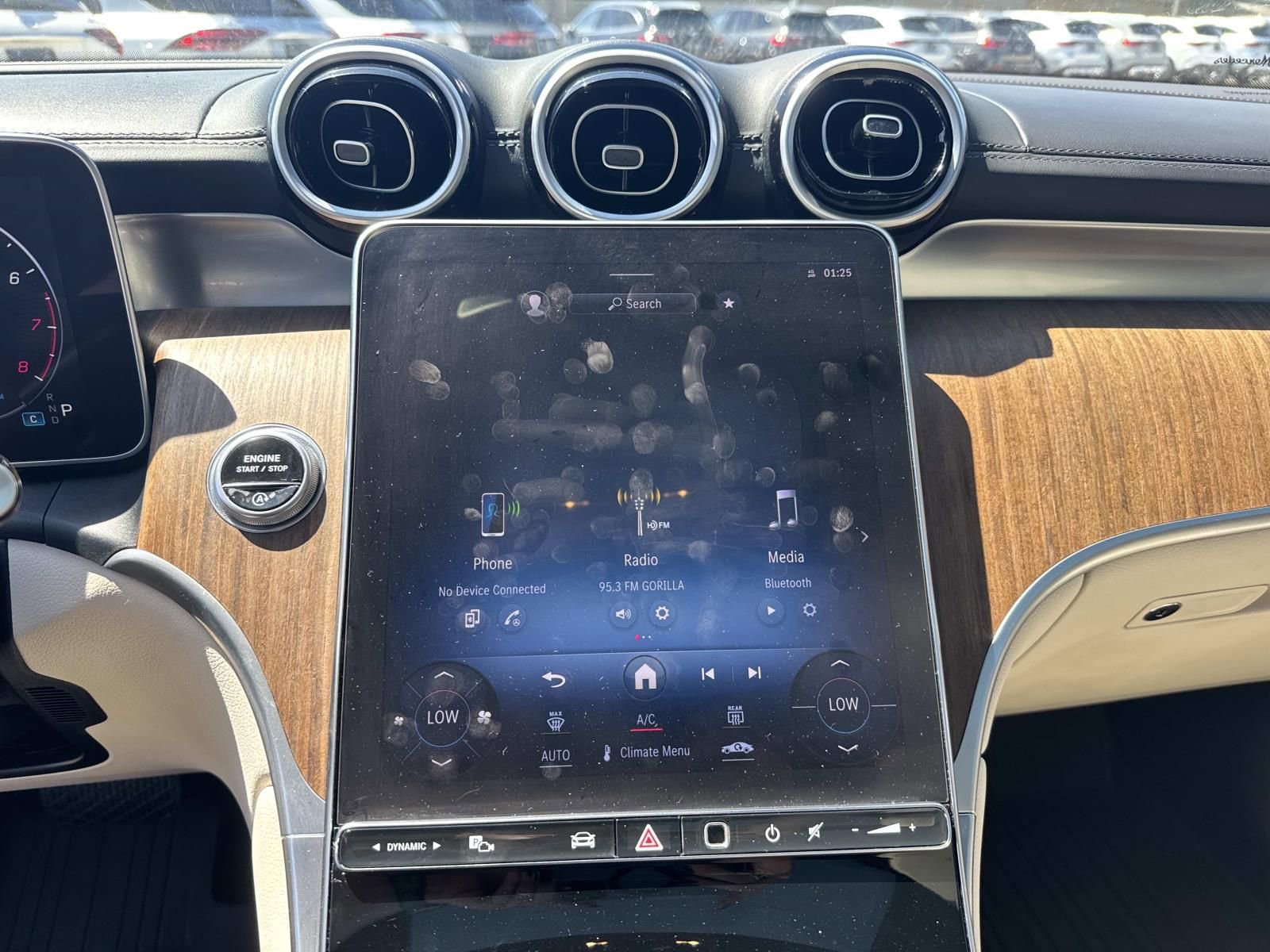 Used 2024 Mercedes-Benz GLC 300 4MATIC image 25