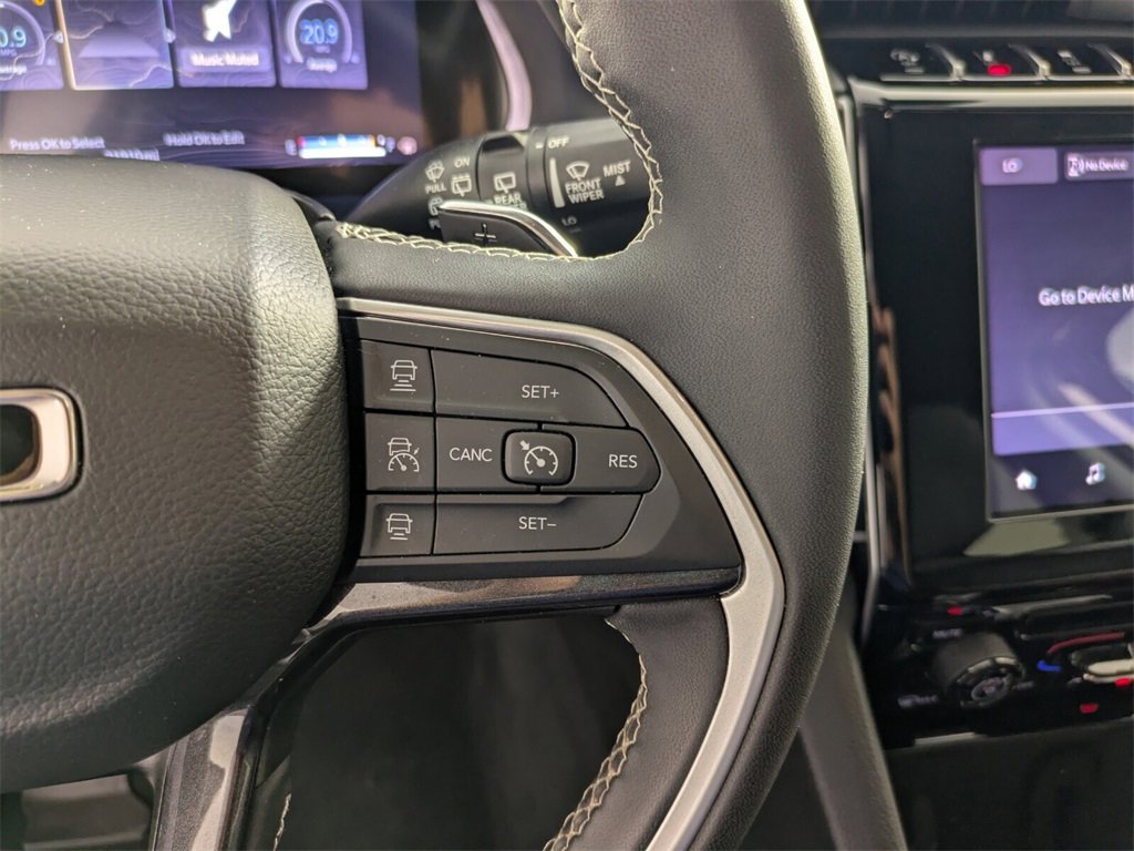 Certified 2023 Jeep Grand Cherokee Laredo image 20