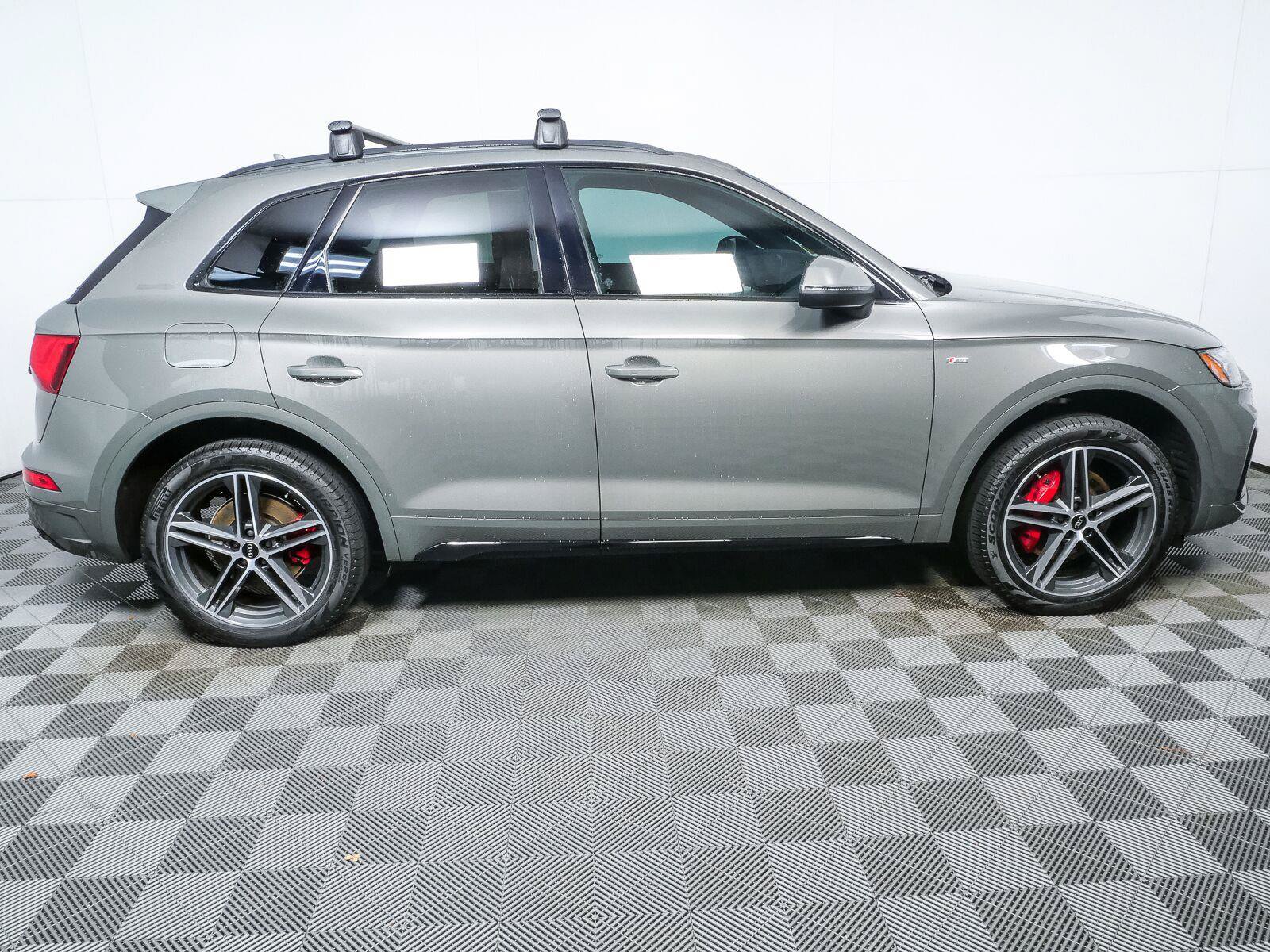 Used 2024 Audi Q5 e Premium Plus w/ Premium Plus Package AWD/4WD image 2