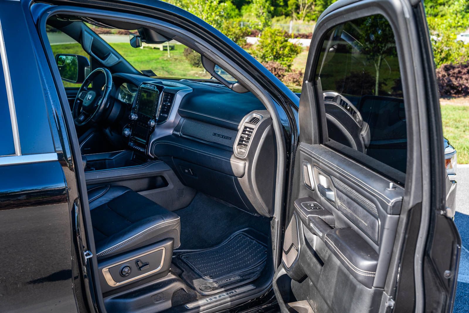 Used 2020 RAM 1500 Limited AWD/4WD image 12
