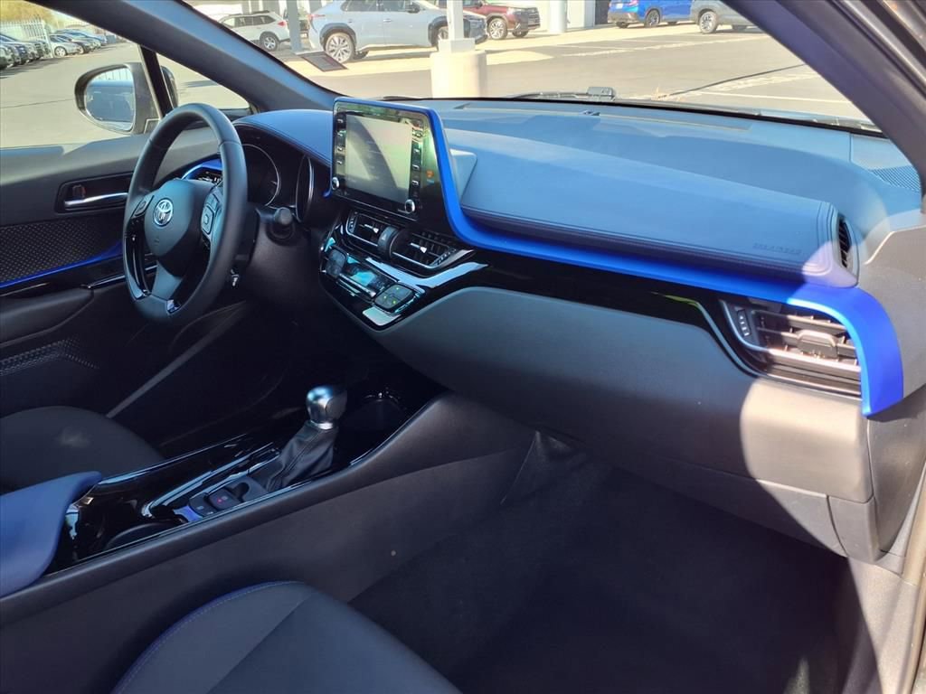 Used 2021 Toyota C-HR XLE image 18