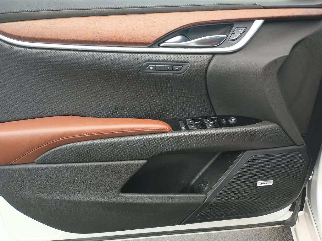 Used 2016 Cadillac XTS Luxury w/ Driver Awareness Package image 11