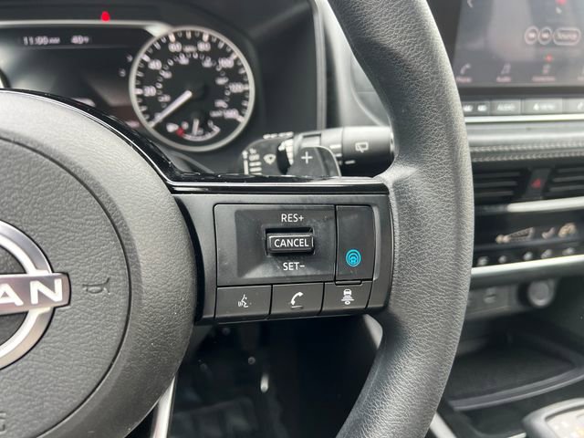 Used 2022 Nissan Rogue SV image 27