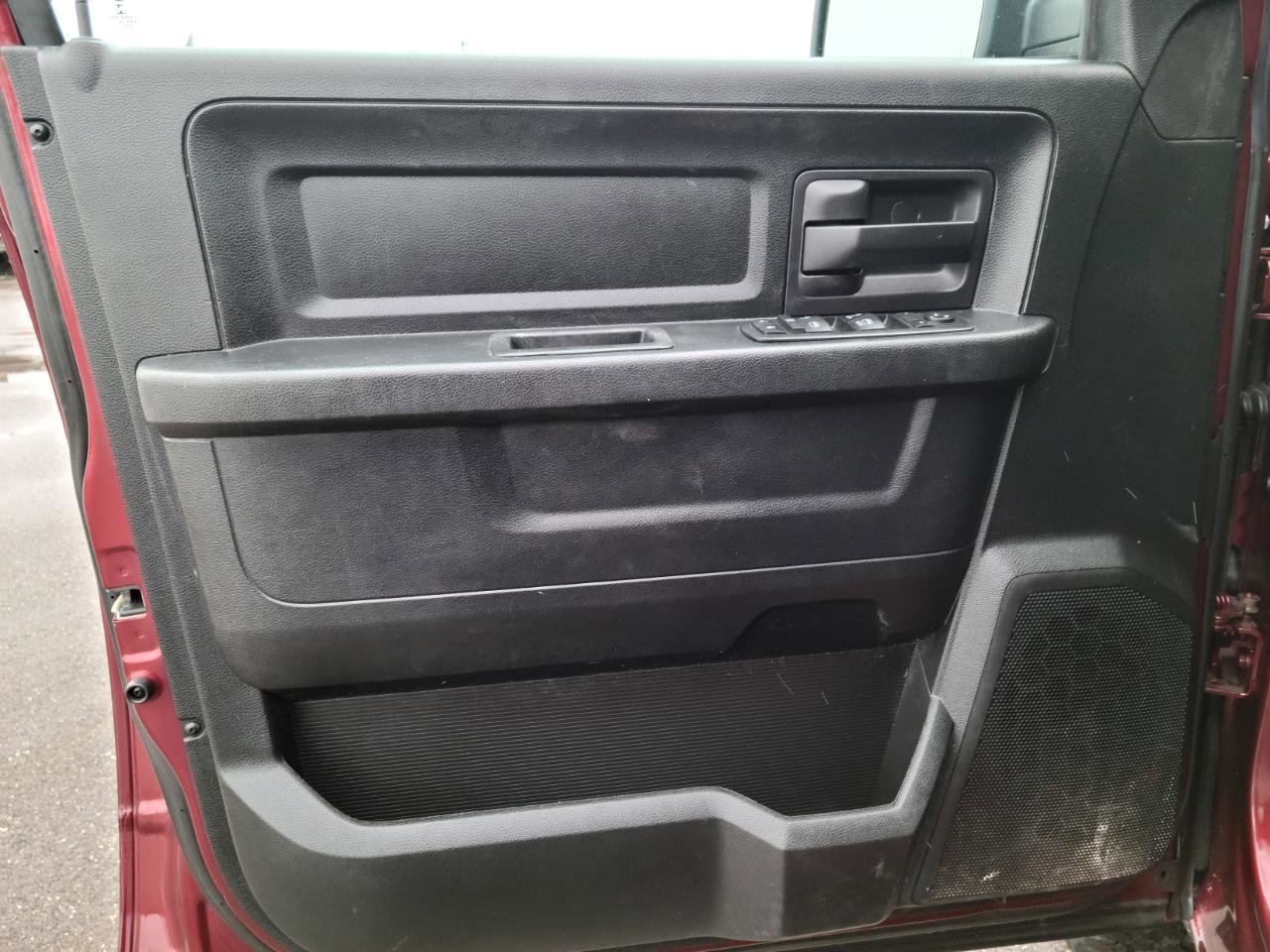 Used 2017 RAM 1500 Express image 8