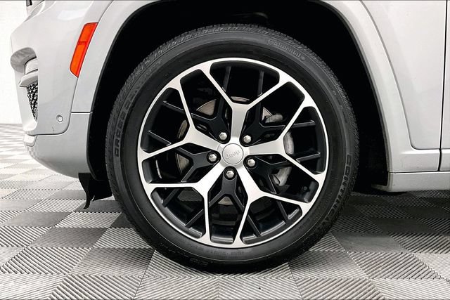 Used 2022 Jeep Grand Cherokee Summit AWD/4WD image 10