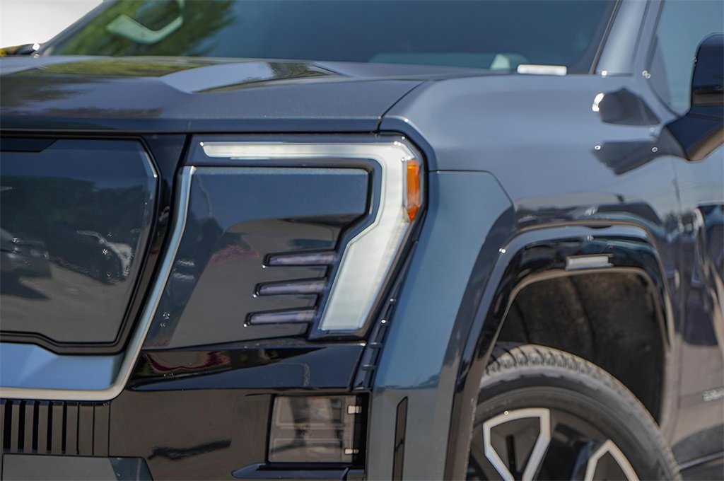 New 2025 GMC Sierra EV Denali image 2
