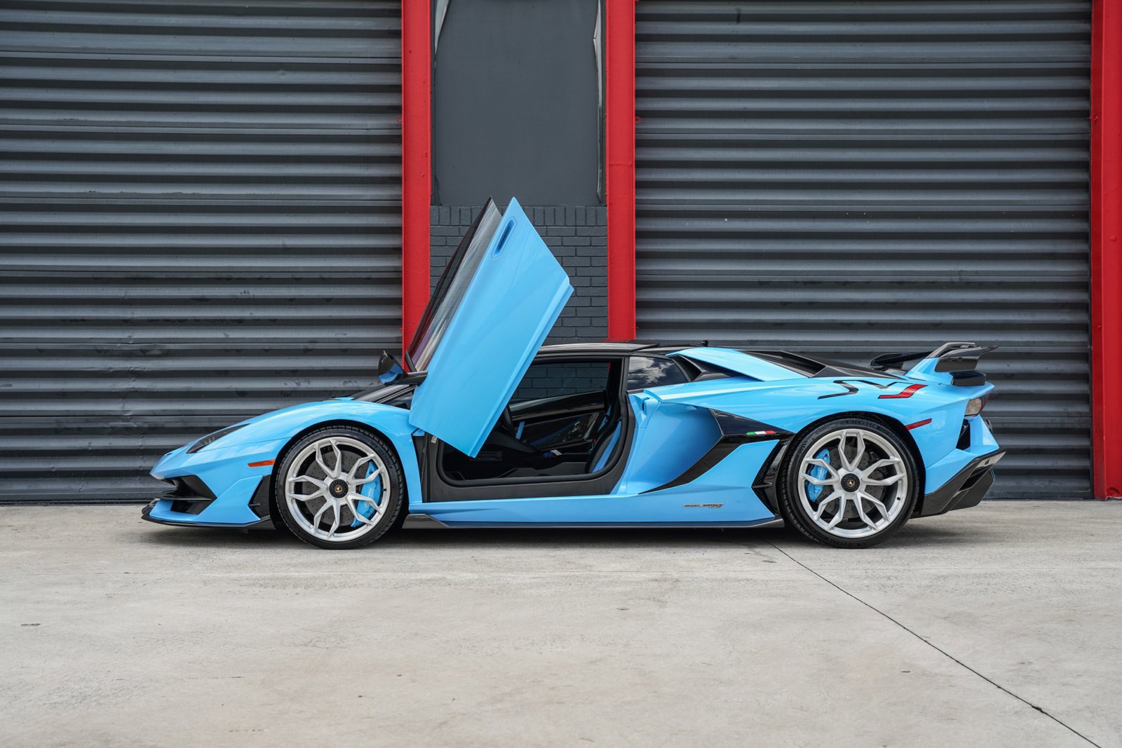 Used 2021 Lamborghini Aventador SVJ AWD/4WD image 16