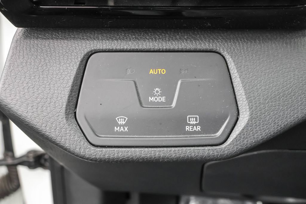 Certified 2023 Volkswagen ID.4 Pro image 19