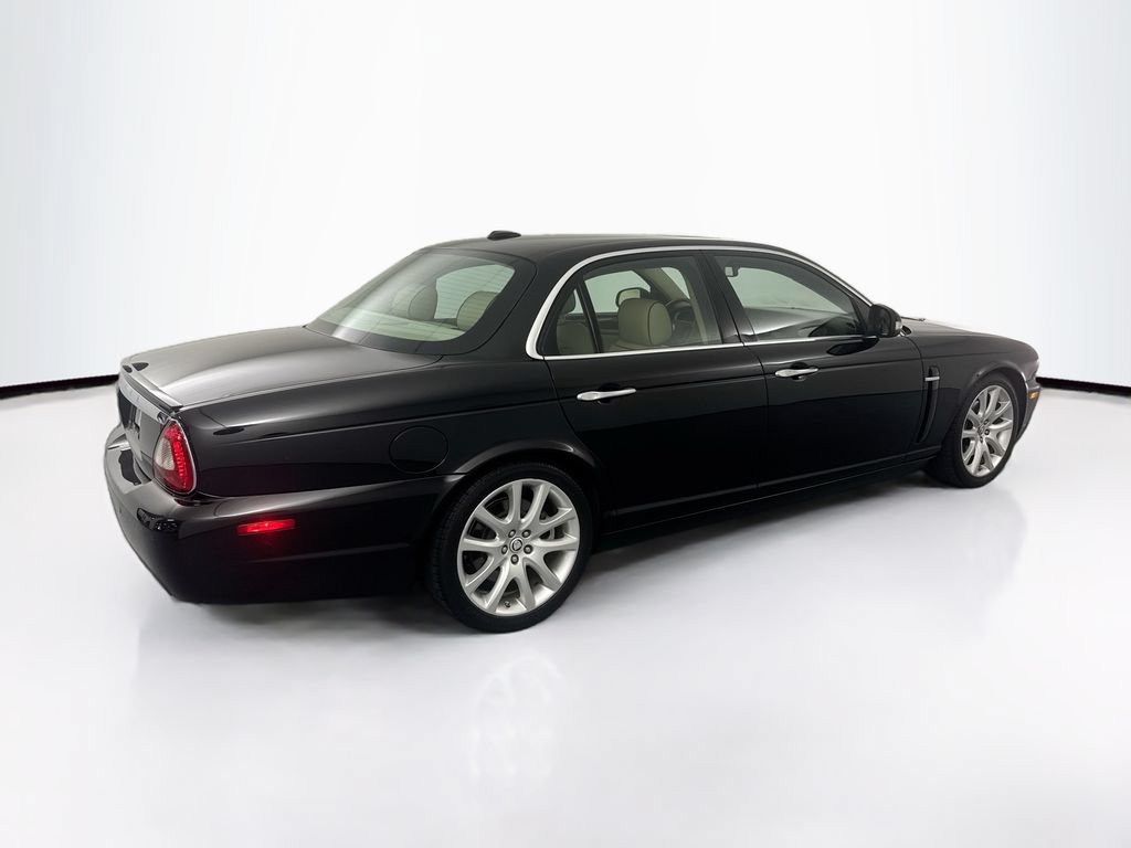 Used 2009 Jaguar XJ8 RWD image 5