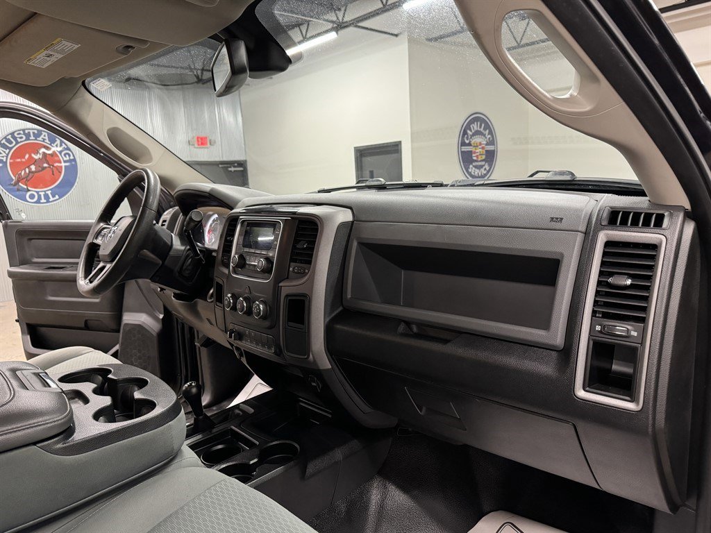 Used 2018 RAM 3500 Tradesman w/ Chrome Appearance Group image 38