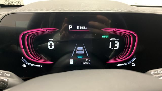 Used 2024 Kia Niro EX Touring FWD image 17