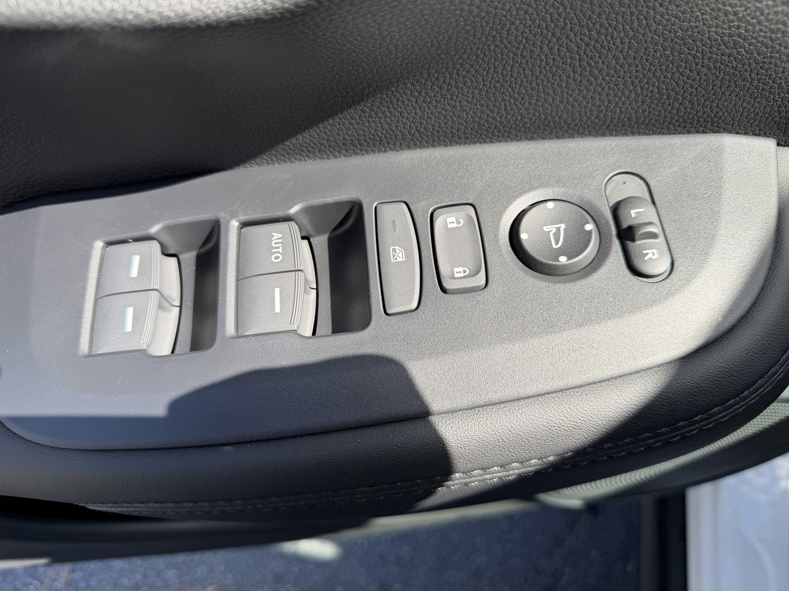 New 2026 Honda HR-V LX image 18