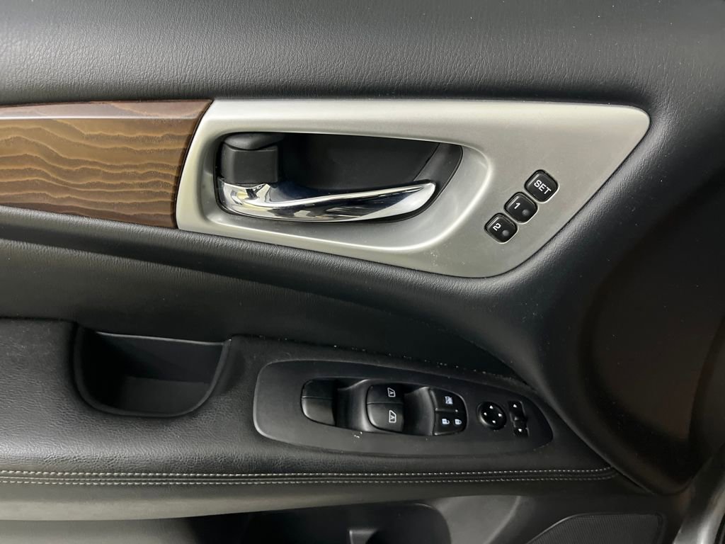 Used 2018 Nissan Pathfinder Platinum image 53