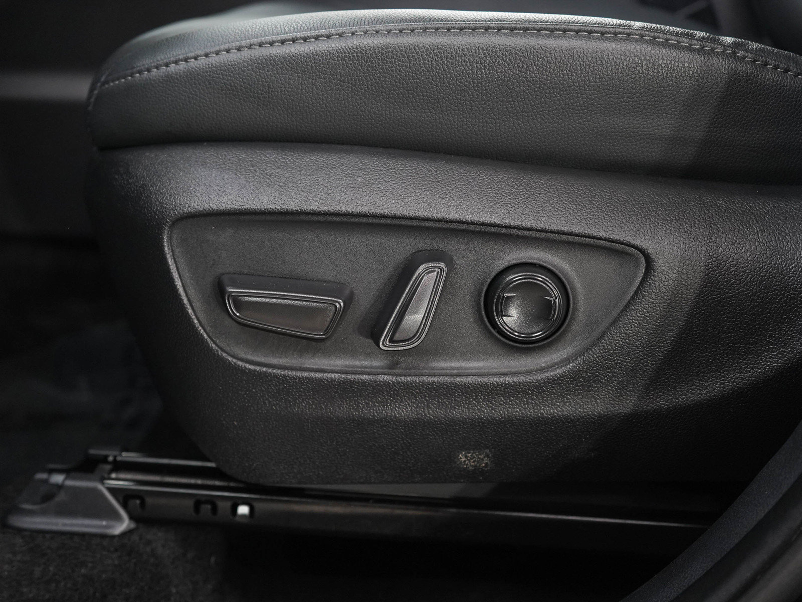 Used 2025 Toyota Grand Highlander AWD Hybrid image 29