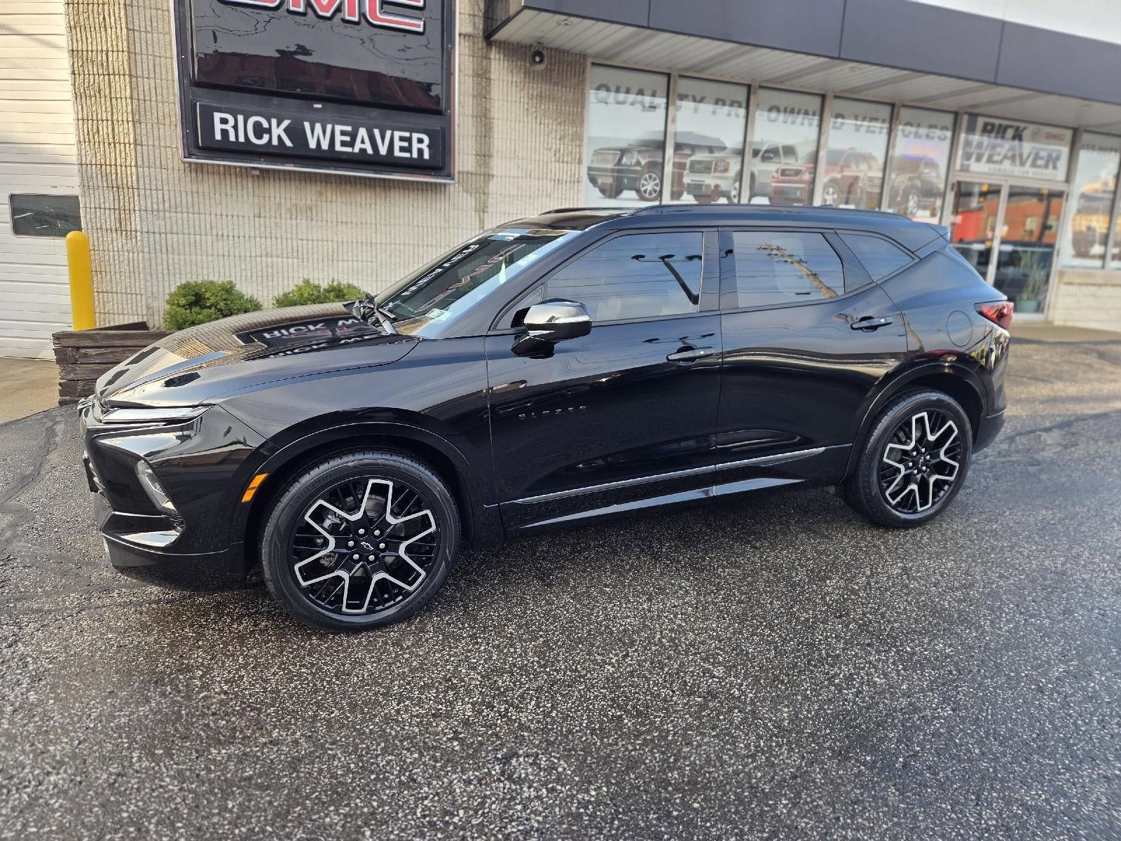 Used 2023 Chevrolet Blazer RS w/ Driver Confidence II Package AWD/4WD image 3