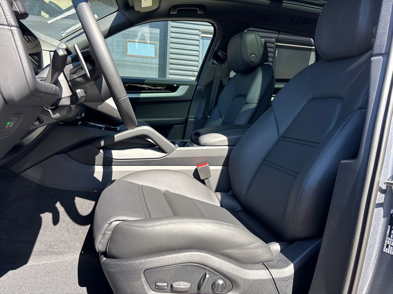 New 2026 Porsche Cayenne AWD/4WD image 2