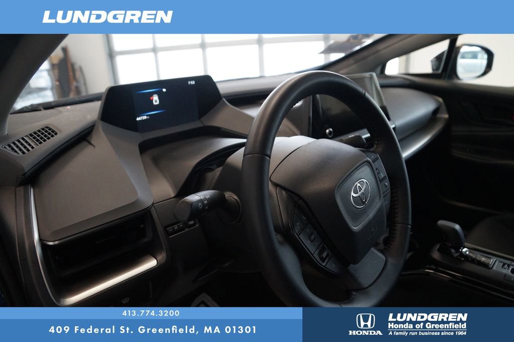 Used 2024 Toyota Prius LE image 12
