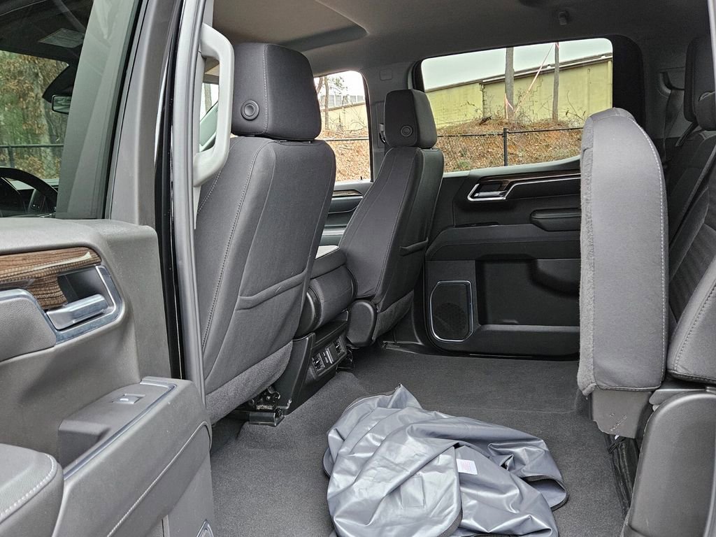 Used 2025 Chevrolet Silverado 1500 LT image 7