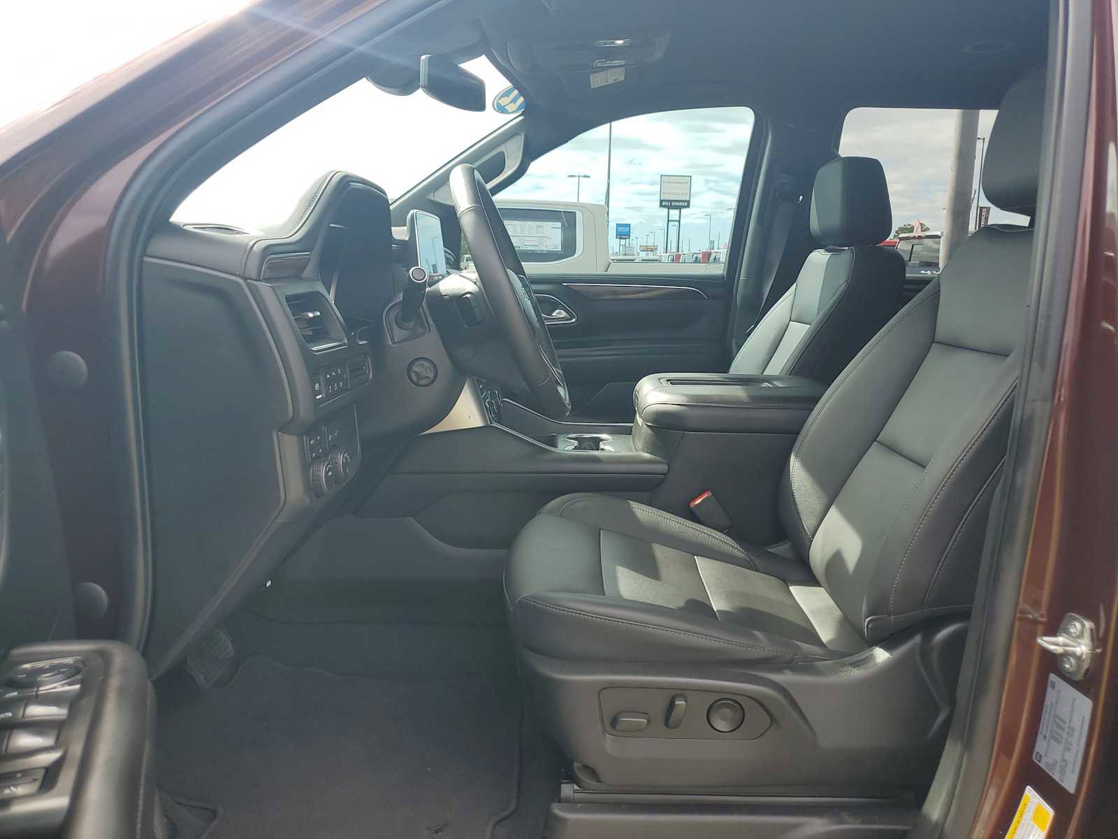 Certified 2022 Chevrolet Tahoe Z71 w/ Luxury Package image 14