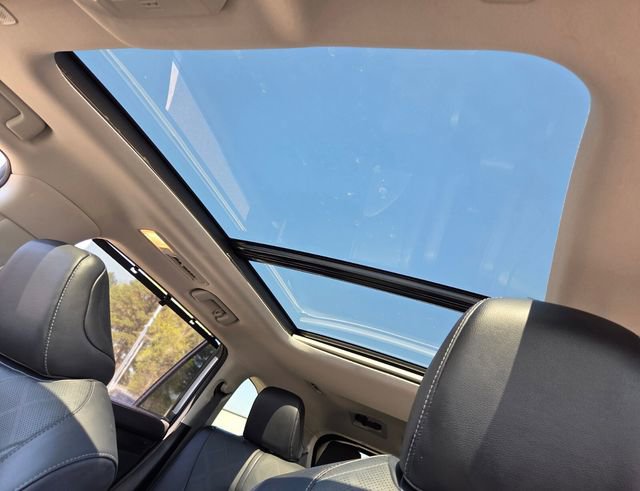 Used 2023 Toyota Highlander Platinum image 10